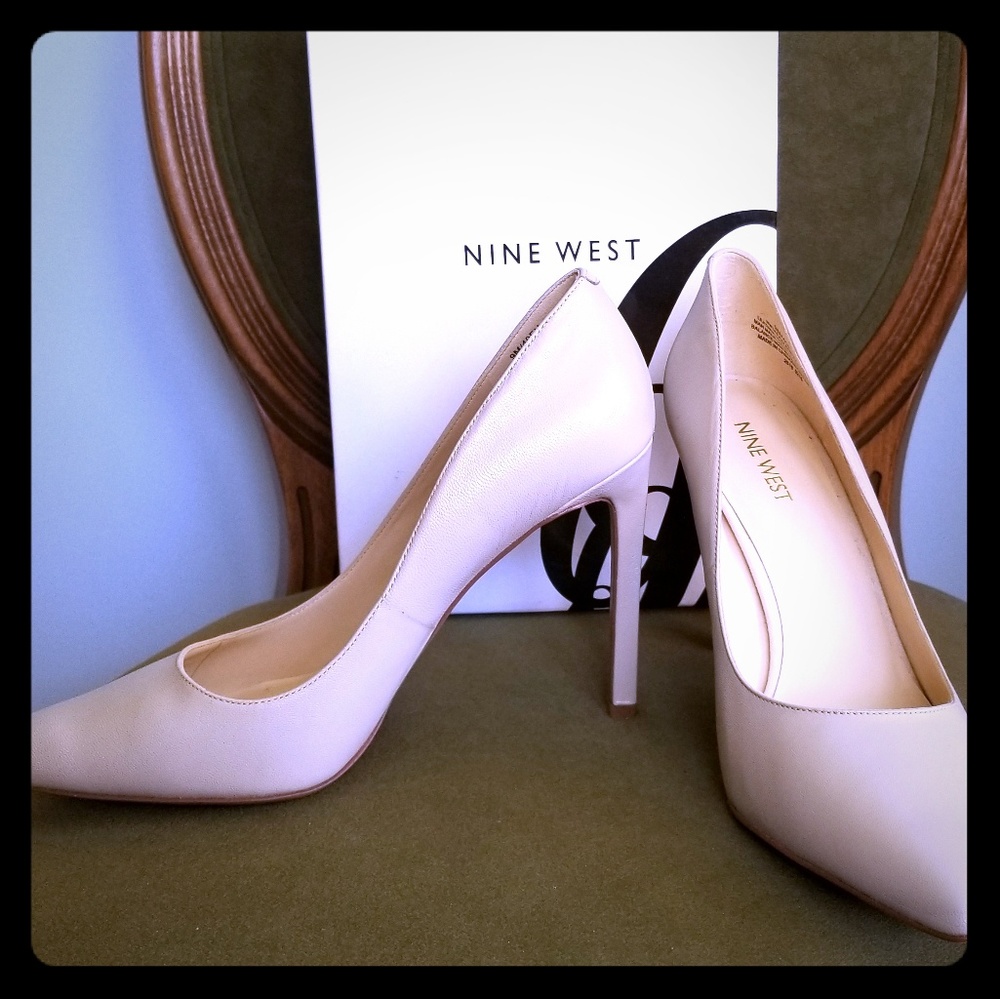 Nine West "Tatiana" Heels in Grey/Beige